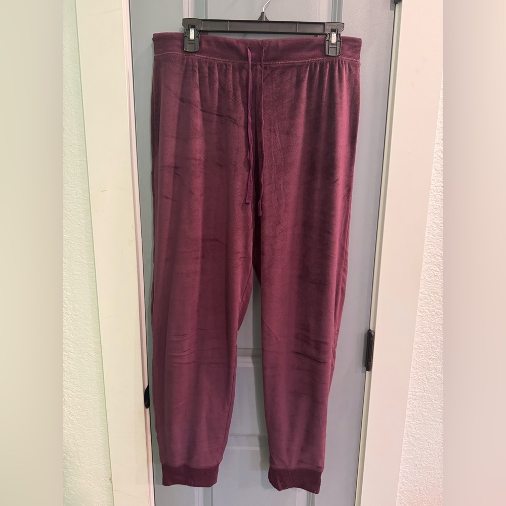 Honeydew Women’s Medium 2pc Magenta Velour Lounge Set - Picture 4 of 7